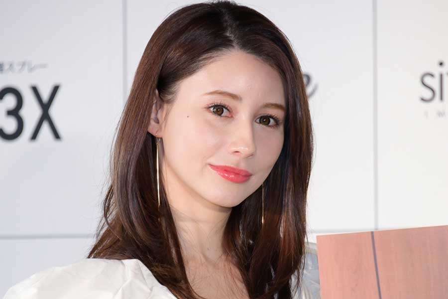 ダレノガレ明美、買ったばかりの愛車アルファードが盗難被害「せめてサンダル返して」
