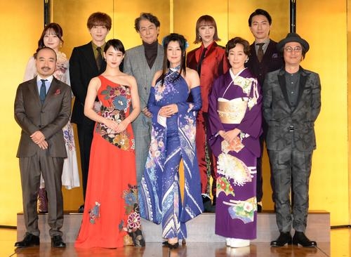 藤原紀香ら“来生三姉妹”見参　高島礼子、剛力彩芽とトリプル主演「舞台キャッツアイ」　着物、チャイナドレスなどあでやか