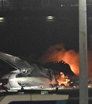 【奇跡の救出劇】JAL機炎上事故…乗客を救ったCAの半分が新人だった！（現代ビジネス） - Yahoo!ニュース