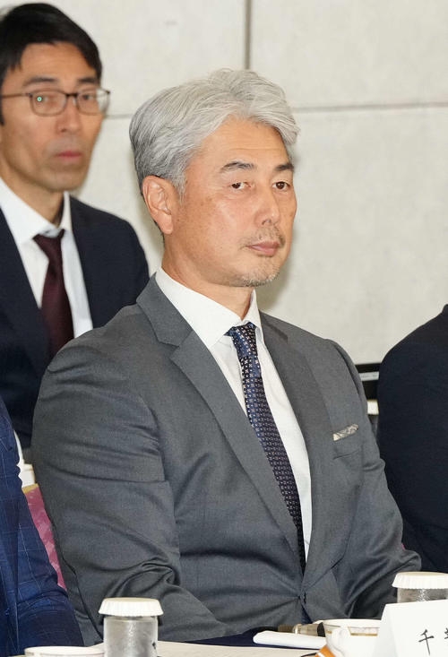 【ロッテ】吉井監督、投球間隔スピードアップに慎重「選手の体に不具合がでたり、けがの原因に」 - プロ野球 : 日刊スポーツ