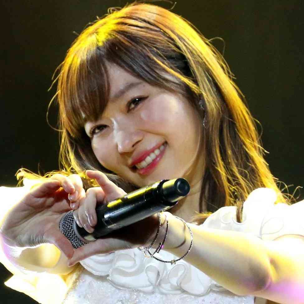 指原莉乃表紙のMAQUIAには有能現品リップ付き！　その大人気ぶりにファン「コンビニ本屋9件ハシゴして揃いました」（西スポWEB OTTO！） - Yahoo!ニュース