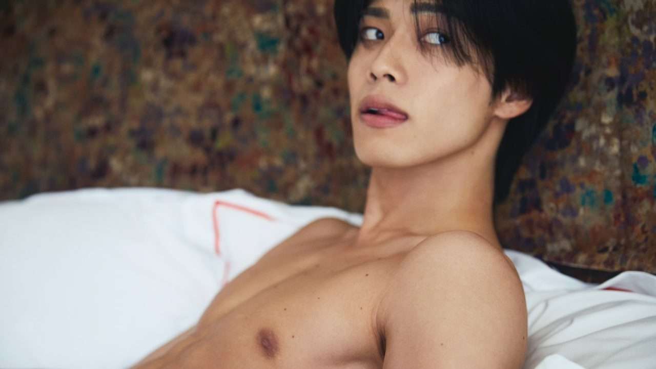 コムドットやまと、自身初の写真集からセクシーショットを公開 「美しすぎるエロ本」 - YouTubeニュース | ユーチュラ