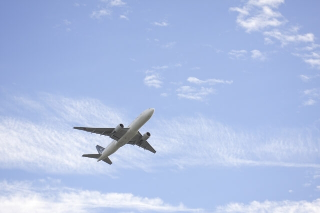 東京上空は半分、米軍のもの――　西から羽田に向かう旅客機が房総半島まで遠回りするワケ（全文） | デイリー新潮