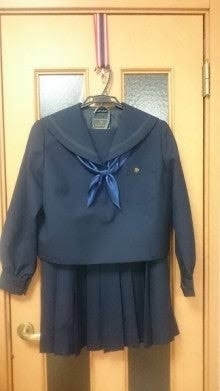 中学・高校時代の制服はどんなのでしたか?