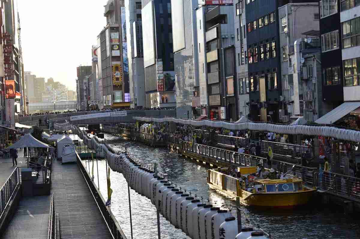 「横山やすし」没後まで悪質パロディを放送した松本人志 後輩芸人に「女衒」させる「暴対法以降」の背景(1/7) | JBpress (ジェイビープレス)
