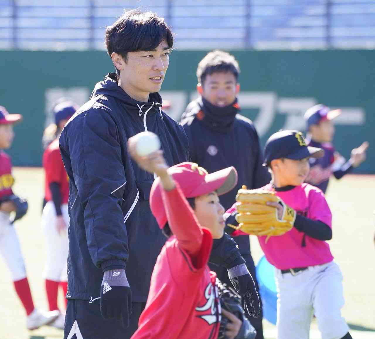 ソフトバンク和田毅が自主トレ先の長崎で野球教室、子どもたちに送ったエールとは？　地元出身の西武隅田知一郎らも参加（西スポWEB OTTO！） - Yahoo!ニュース