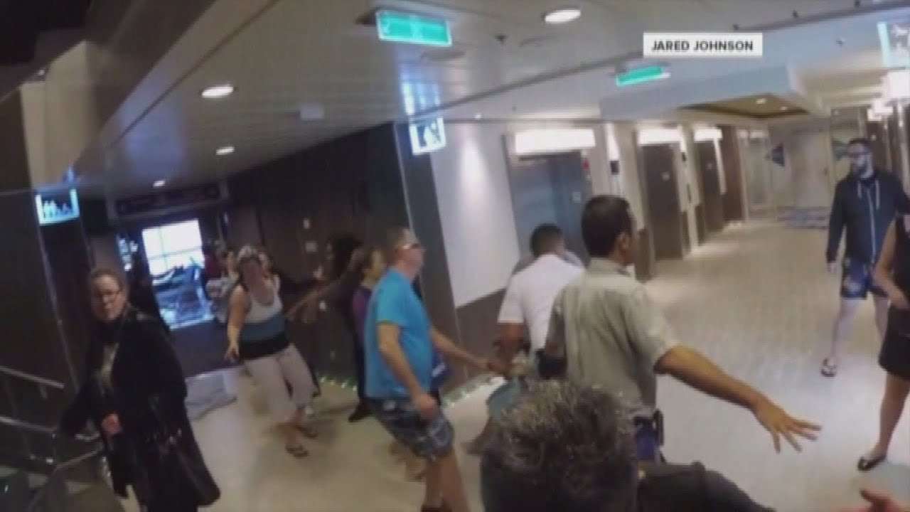 Cruise ship caught in extreme storm - YouTube
