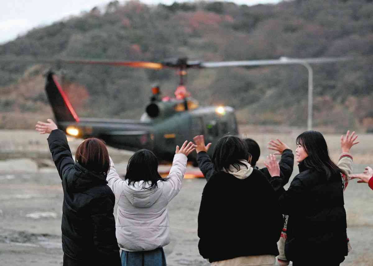 自衛隊派遣、なぜ小出し？熊本地震時の5分の1　対応できない救助要請たくさんあったのに…首相の説明は：東京新聞 TOKYO Web