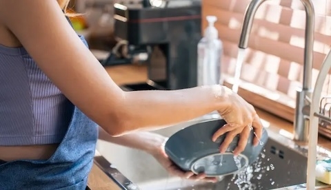 「欧米では食器洗いの時に泡をすすがない説」は本当か、世界の友だちに聞いてみた（クックパッドニュース） - Yahoo!ニュース