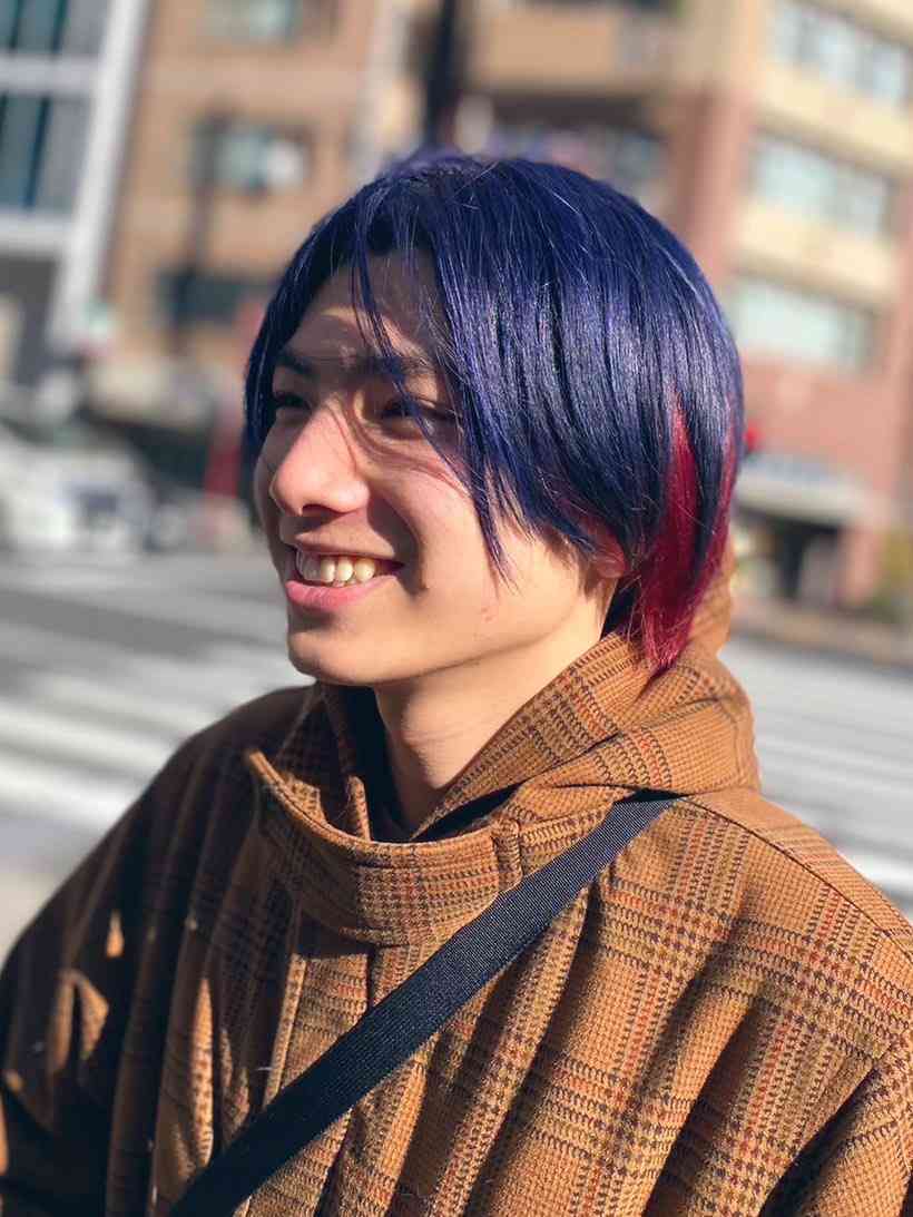 片桐仁の「スゲ～髪色」な19歳息子が「男前」と話題　「オサレさん」「爆イケ！」