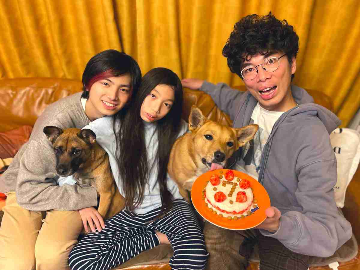 片桐仁の「スゲ～髪色」な19歳息子が「男前」と話題　「オサレさん」「爆イケ！」