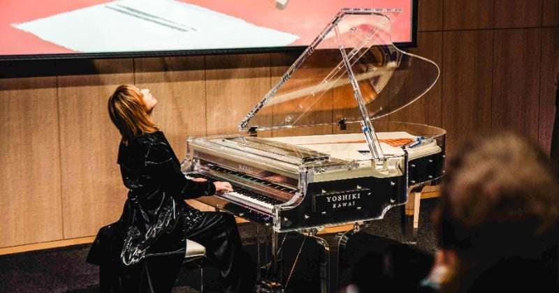 YOSHIKIのクリスタルピアノ4000万円で落札　能登半島地震の被災地へ全額寄付  | ORICON NEWS