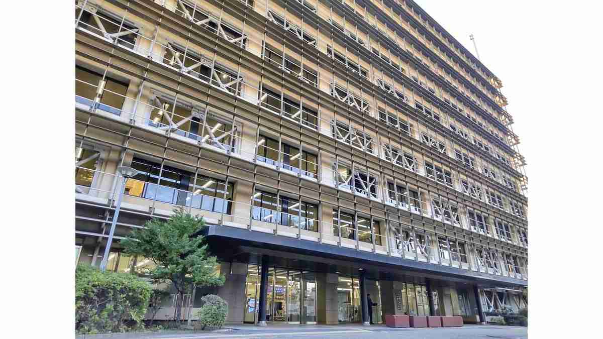 勤務先の小学校で女児のスカート内盗撮か…教諭の男「性的欲求を満たすためだった」 : 読売新聞