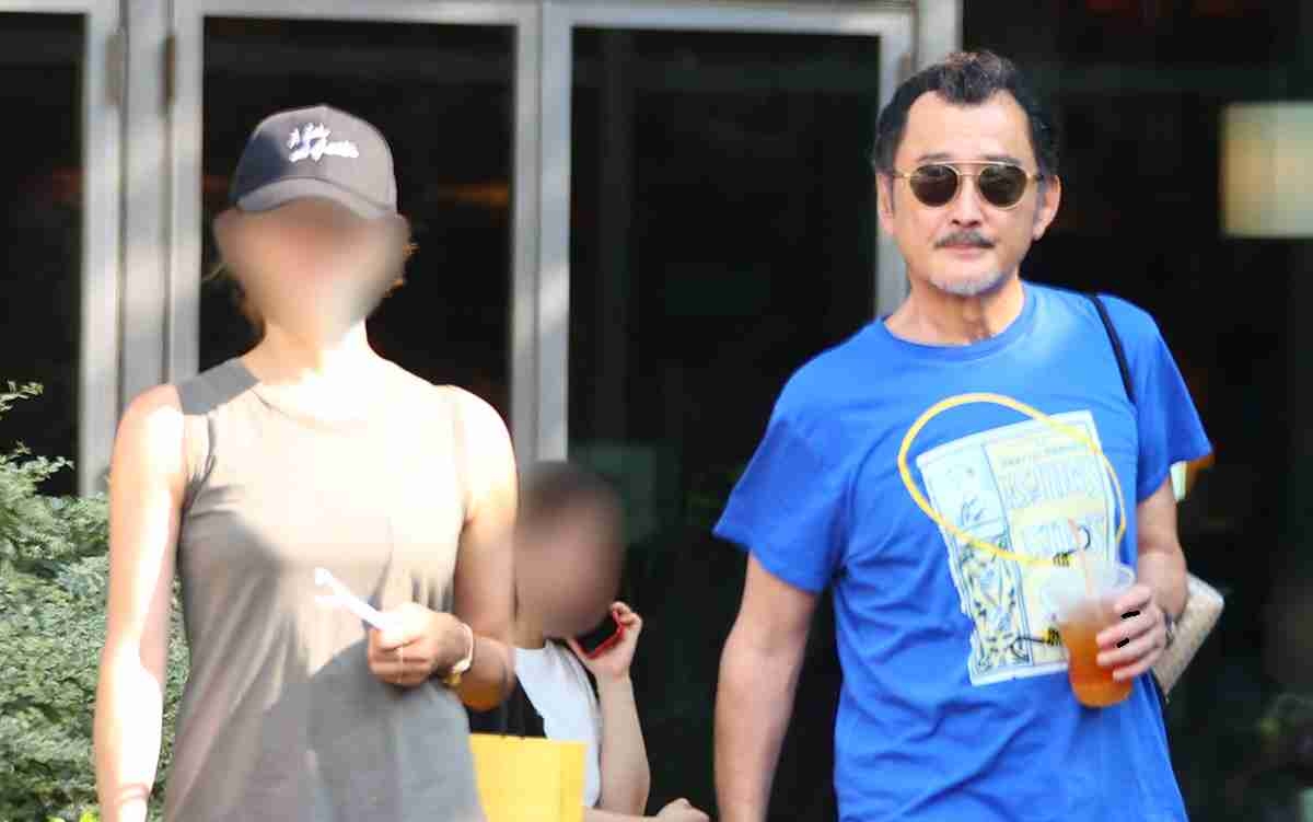 【お医者さんごっこも】吉田鋼太郎「4回目の結婚」で生まれた愛娘にデレデレな甘い表情