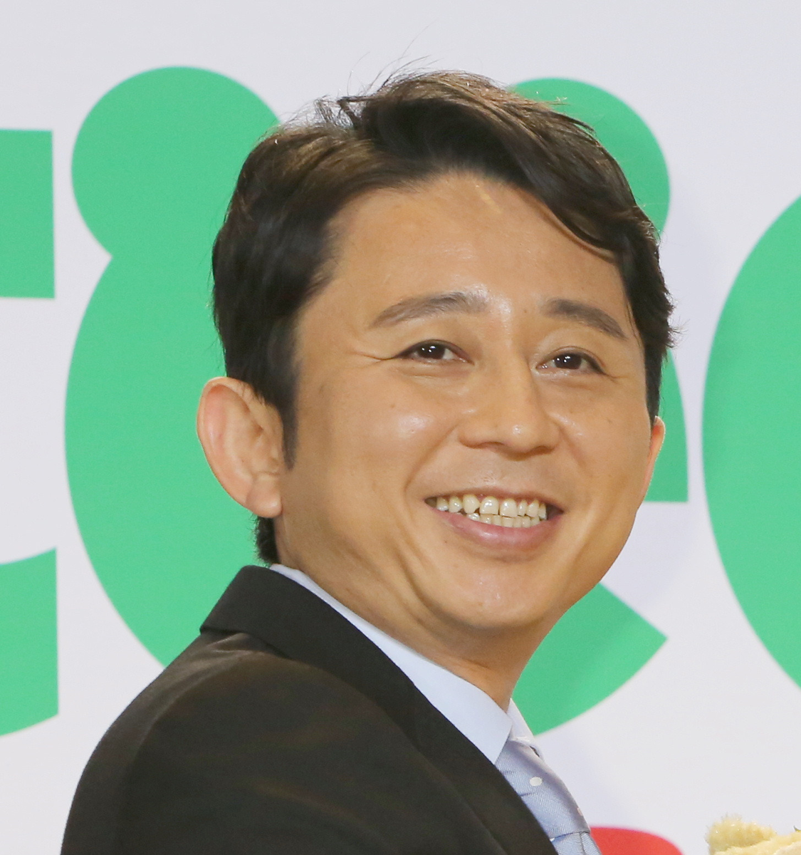 嵐・櫻井翔、有吉弘行への結婚祝いにまさかの品を…！？斬新すぎるセレクトがネットで話題