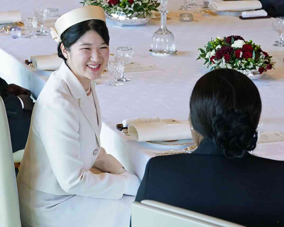 愛子さま昼食会デビューの堂々たる品格　天皇陛下が明かしていた高校一年生からの研鑽（AERA dot.） - Yahoo!ニュース