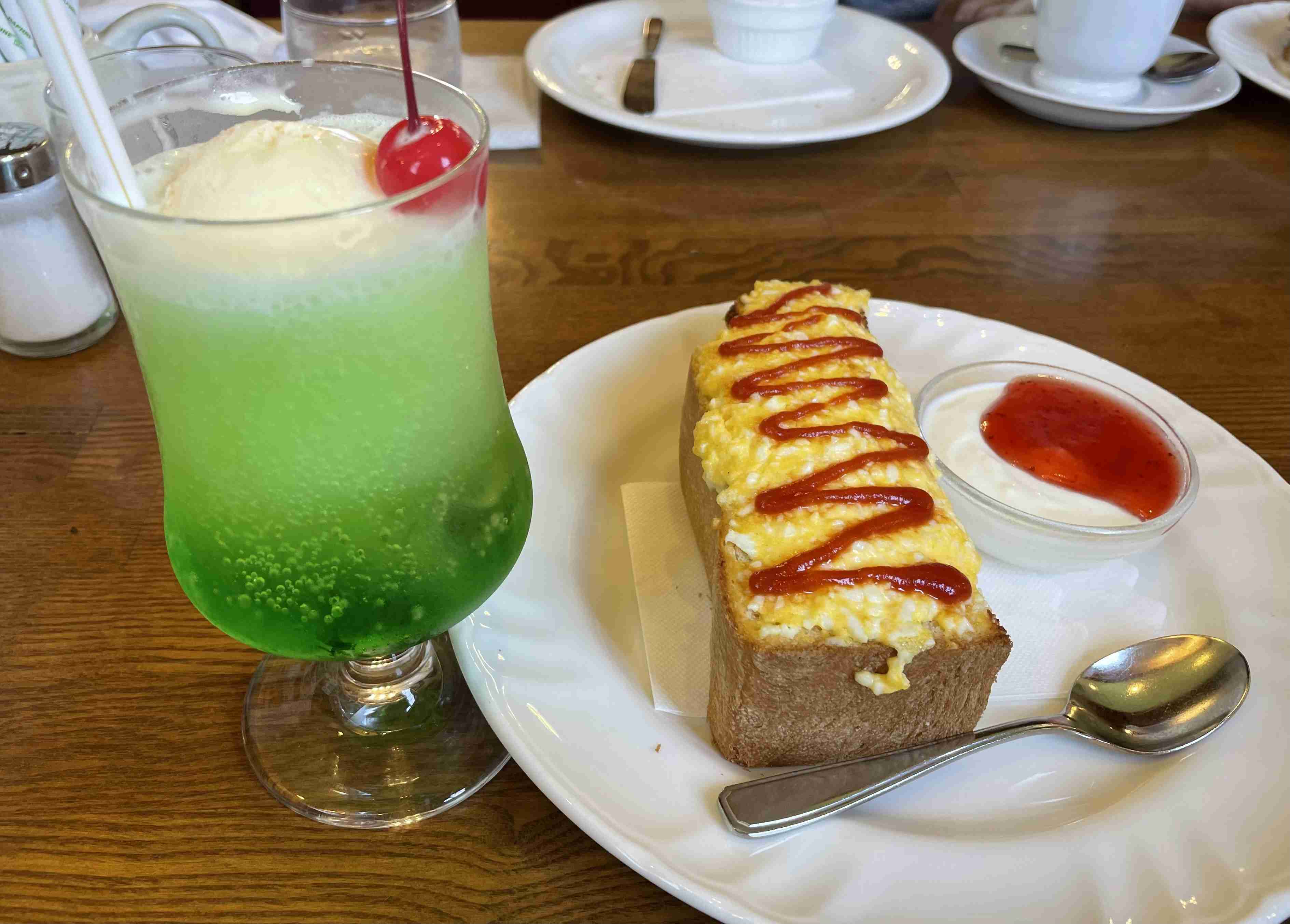 住んでいる場所とその周辺にあるオススメの喫茶店・カフェについて語ろう
