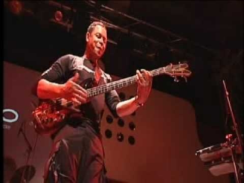 Shakatak's George Anderson bass solo japan 2005 - YouTube