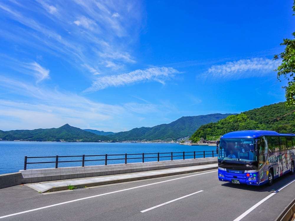 日帰りバスツアー　小豆島の王道観光！　オリーブ公園＋寒霞渓＋二十四の瞳映画村＋小豆島佃煮の郷 一徳庵＋銚子渓お猿の国＜土庄港発・銀波浦or土庄港着＞ ｜小豆島・直島・豊島・男木島・女木島(香川（小豆島・直島））の観光・オプショナルツアー専門 VELTRA(ベルトラ)