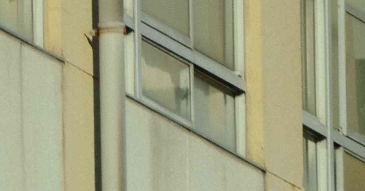 教諭同士が校内で性行為　市教委、処分できず　男性自主退職で示談