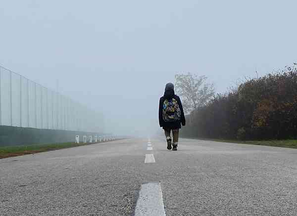 母親に捨てられた9歳少年、2年間1人で暮らしていたが学校の成績が良かったため気づかれず : カラパイア