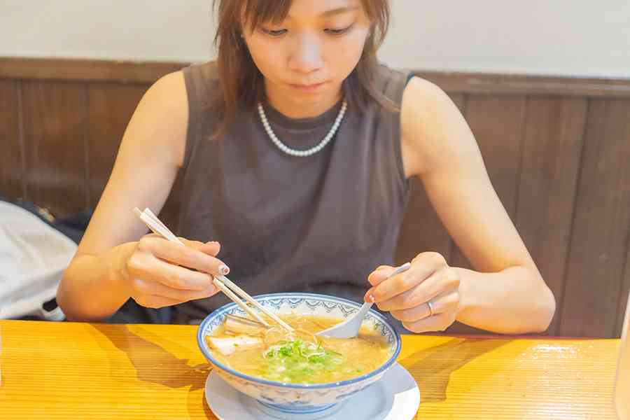 「お子様がぐずった時は店長が面倒見ます」　子連れラーメンで感激　店主はなんと元保育士　ネット「めっちゃ助かる」 | Hint-Pot