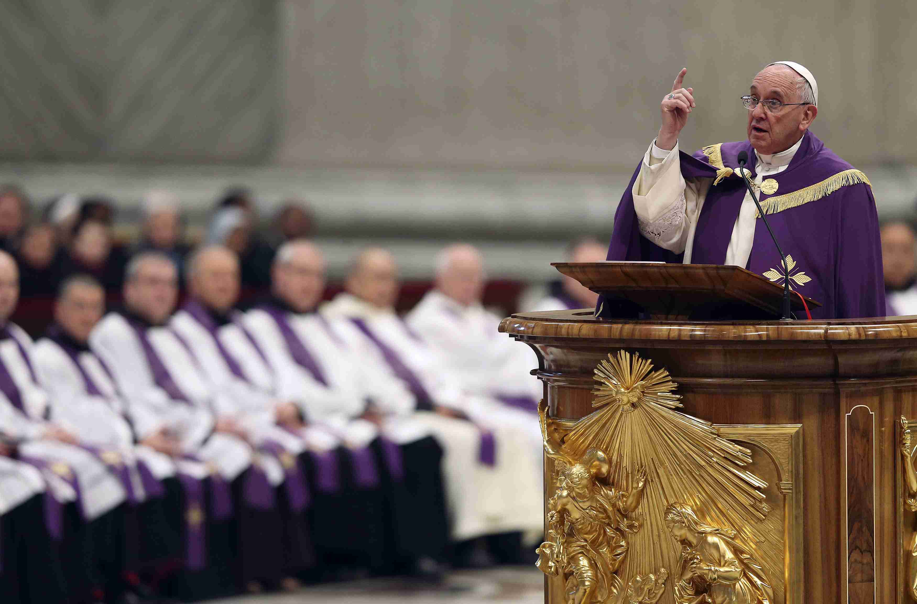  Pope pays tribute to Japan