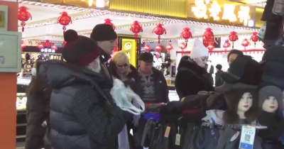 国境の町にはロシア人やロシア語が…ウクライナ侵攻で孤立のロシアが中国に接近　団体客の“ビザなし観光”再開 ｜ FNNプライムオンライン