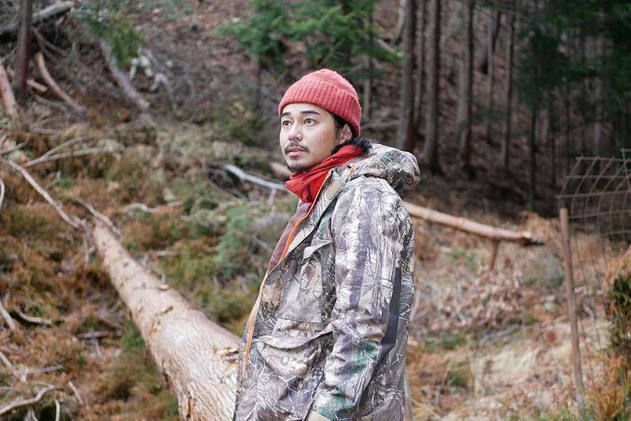 東出昌大が過疎地の山に吹かせた新風　20～40代の俳優仲間4人が移住「田舎暮らしに憧れる人にはオススメ」（ENCOUNT） - Yahoo!ニュース