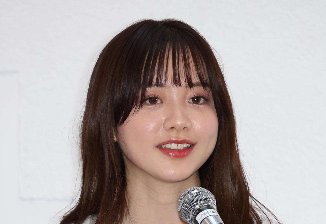 森香澄「濡れ透けビキニ」&「ベッド美バスト」連発ショット 「世界一可愛い」
