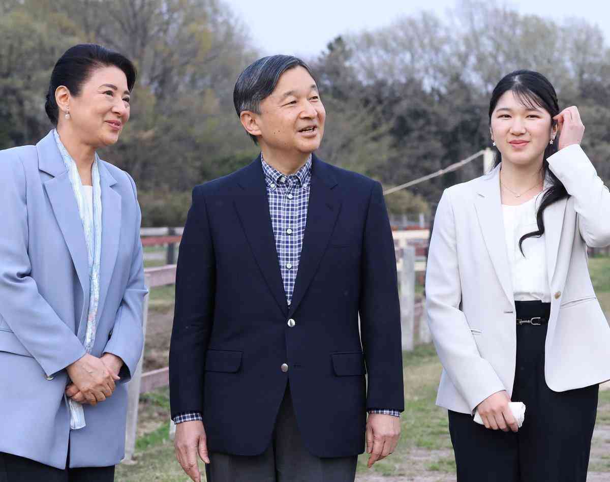 天皇皇后両陛下　お誕生日一般参賀の中止も一時ご検討…示される被災者の悲しみに寄り添うご覚悟（女性自身） - Yahoo!ニュース