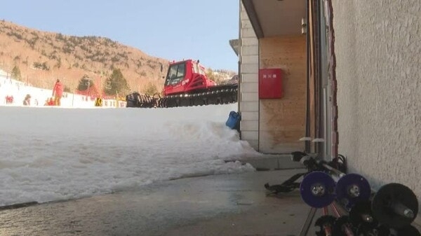 【速報】6歳女児がスキー中に建物に衝突　搬送時、意識不明の状態　家族と練習中…ドクターヘリで運ばれる｜FNNプライムオンライン