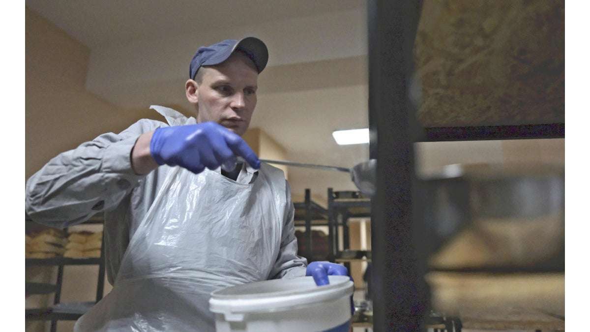 「なぜ多くの若者が大砲の餌に」「二度と前線には戻りたくない」…悲惨な戦場、ロシア兵士が語る苦悩 : 読売新聞