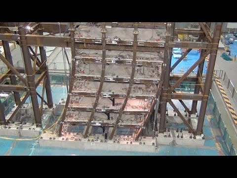 超高層ビル、南海トラフ地震の3.8倍で倒壊　初の実験 - YouTube