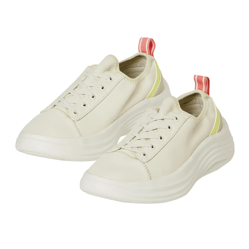 名品爆誕してる…！【ワークマン新作】おしゃれ & 優秀！「雲の上シューズ」って？