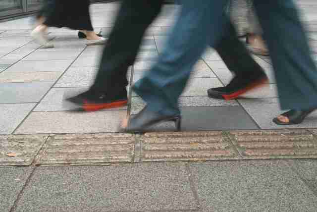 歩行者も守ろう！道路交通法の歩行者規制 | ダーウィン法律事務所 刑事事件専門サイト