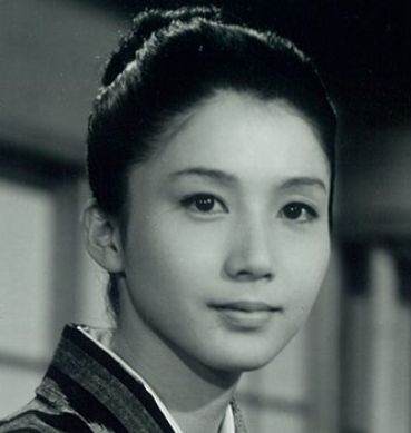 岩下志麻さんは７８歳になった今も、化粧品のCMに出演するなど美しさを保っています。若い頃からの美しさを再確認するためにふりかえってみます。また、いつまでも若さを保つ秘訣も調べてみました。 | 岩下, 昭和 女優, 昔 美人