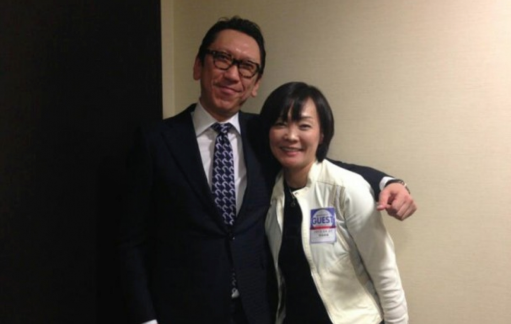 布袋寅泰、おなかに異変 夜中に起きてしまうほどの症状で「かなり痩せてきた」 ファン不安「早く病院へ」