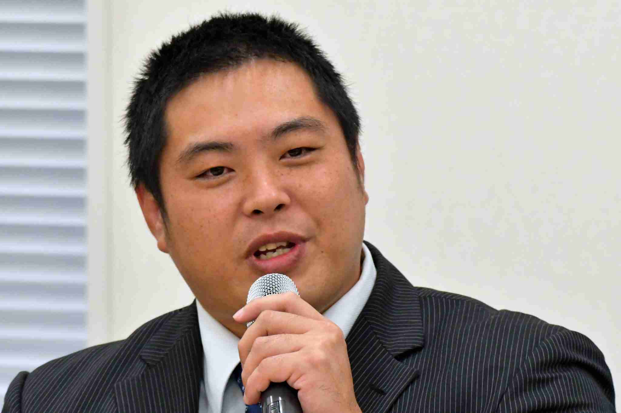 へずまりゅう、“納豆臭い足”新幹線乗客への対応に…　「いい仕事」「やりすぎ」と賛否
