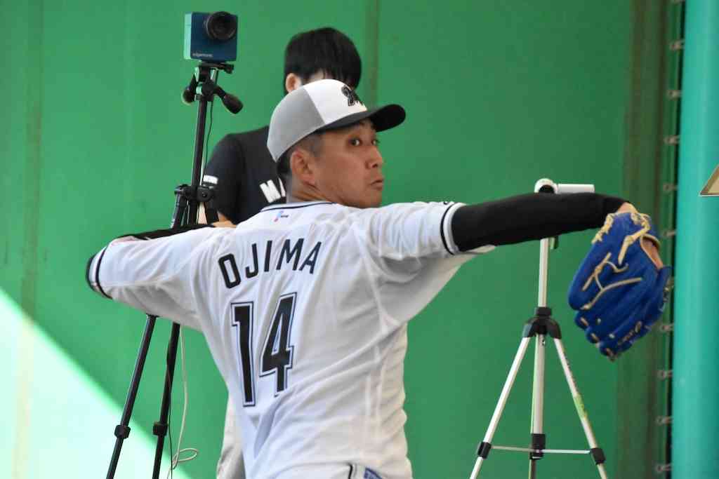 ロッテ・小島和哉「しっかりとした状態で迎えたい」3.29の開幕に向け準備着々 | BASEBALL KING