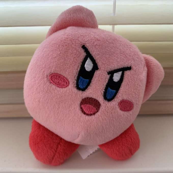 マクドナルド、逆三角形や胴体が薄すぎる「星のカービィ」が話題　人気ハッピーセットに「やばすぎ」「クセ強すぎる」の声