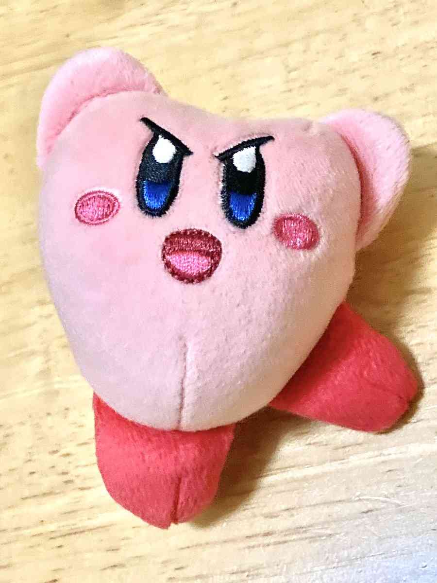 マクドナルド、逆三角形や胴体が薄すぎる「星のカービィ」が話題　人気ハッピーセットに「やばすぎ」「クセ強すぎる」の声