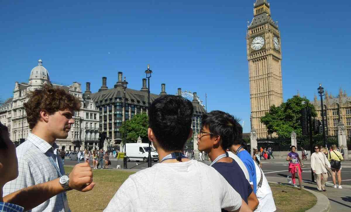 校則も制服もなし、赤髪金髪OKで髪型自由…京大に強い「東大寺学園」が縛りつける教育をしない理由 | 概要 | AERA dot. (アエラドット) 