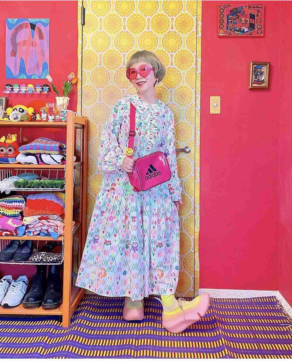 “こんな母”を見て育った姉妹「こうなります」　それぞれ“好き”が伝わってくる母と娘のコーディネートに「素敵な親子すぎる」「カッコいい親子や」の声