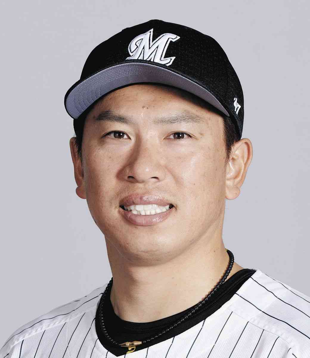 ロッテ・角中勝也がオープン戦初出場でいきなり2安打　吉井監督「さすがちゃんと仕上げてきたな」と称賛：中日スポーツ・東京中日スポーツ 