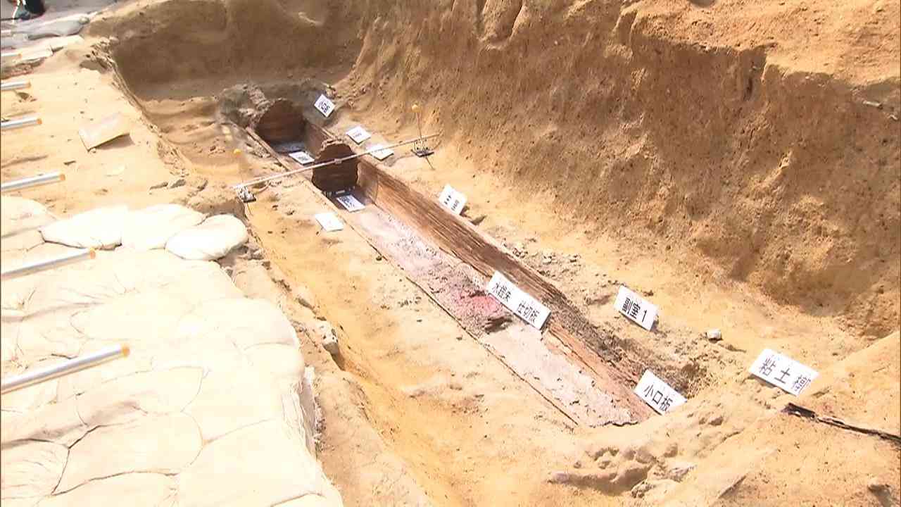 木棺から青銅鏡など発見　奈良の『富雄丸山古墳』発掘現場を公開　これまでには“古代東アジア最大の鉄剣”も出土（MBSニュース） - Yahoo!ニュース