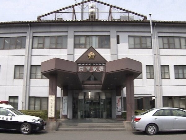 ズボンを無理やり下げ…商業施設のトイレで3歳児のパンツを奪い取ったか 38歳会社員の男を強盗容疑で逮捕｜FNNプライムオンライン