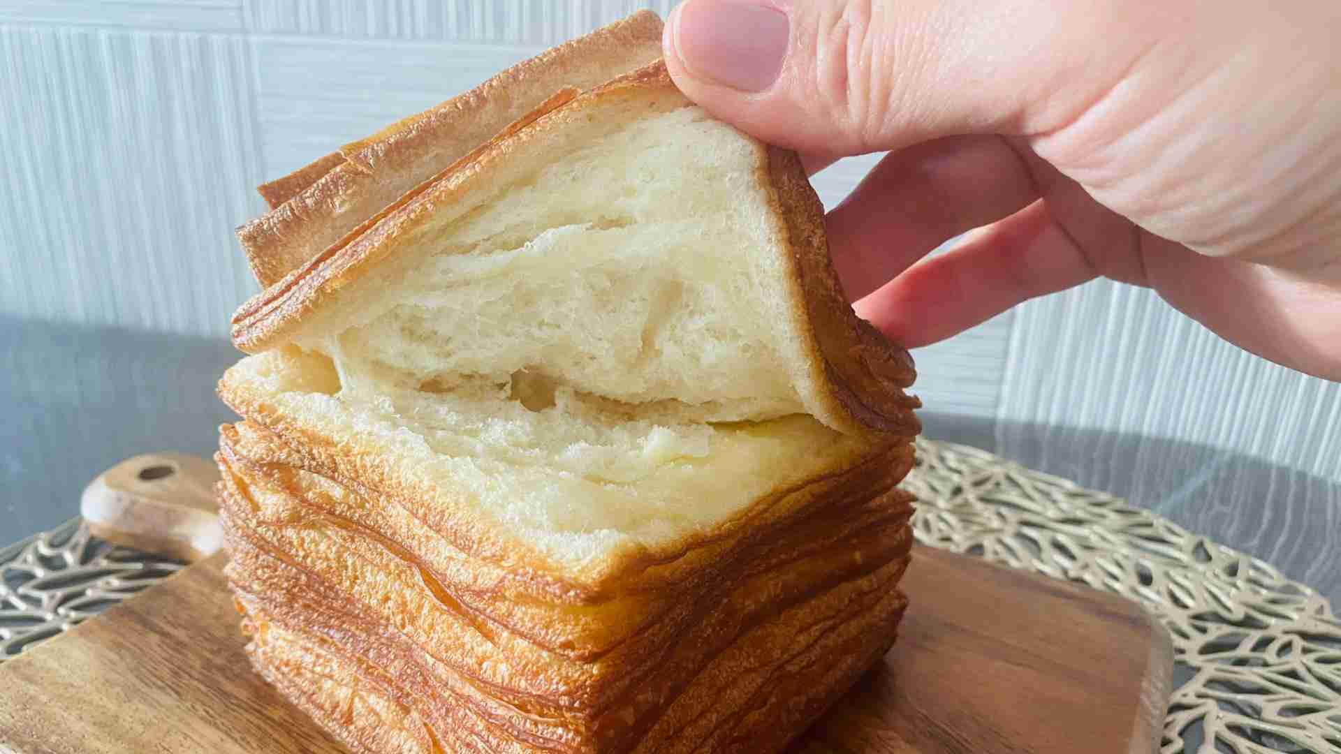 【足立区】SNSで話題沸騰！ ミルフィーユブレッドを1枚ずつ剥がして食べる快感を味わってみた！（NORI56） - エキスパート - Yahoo!ニュース