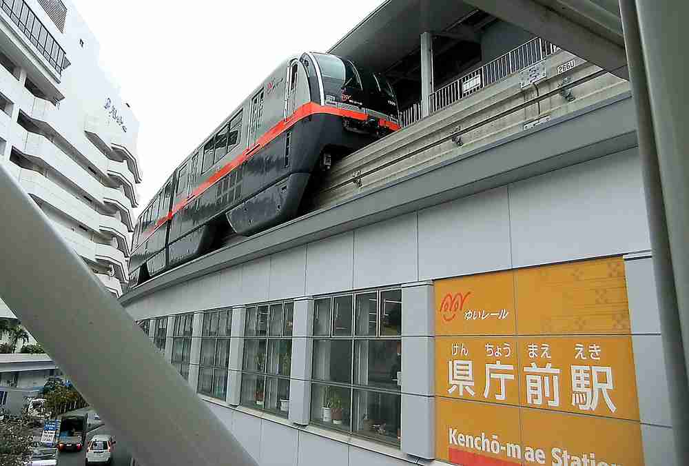 日本語より韓国語などが目立つ？　沖縄都市モノレールの駅名標に「違和感」の声: J-CAST ニュース【全文表示】