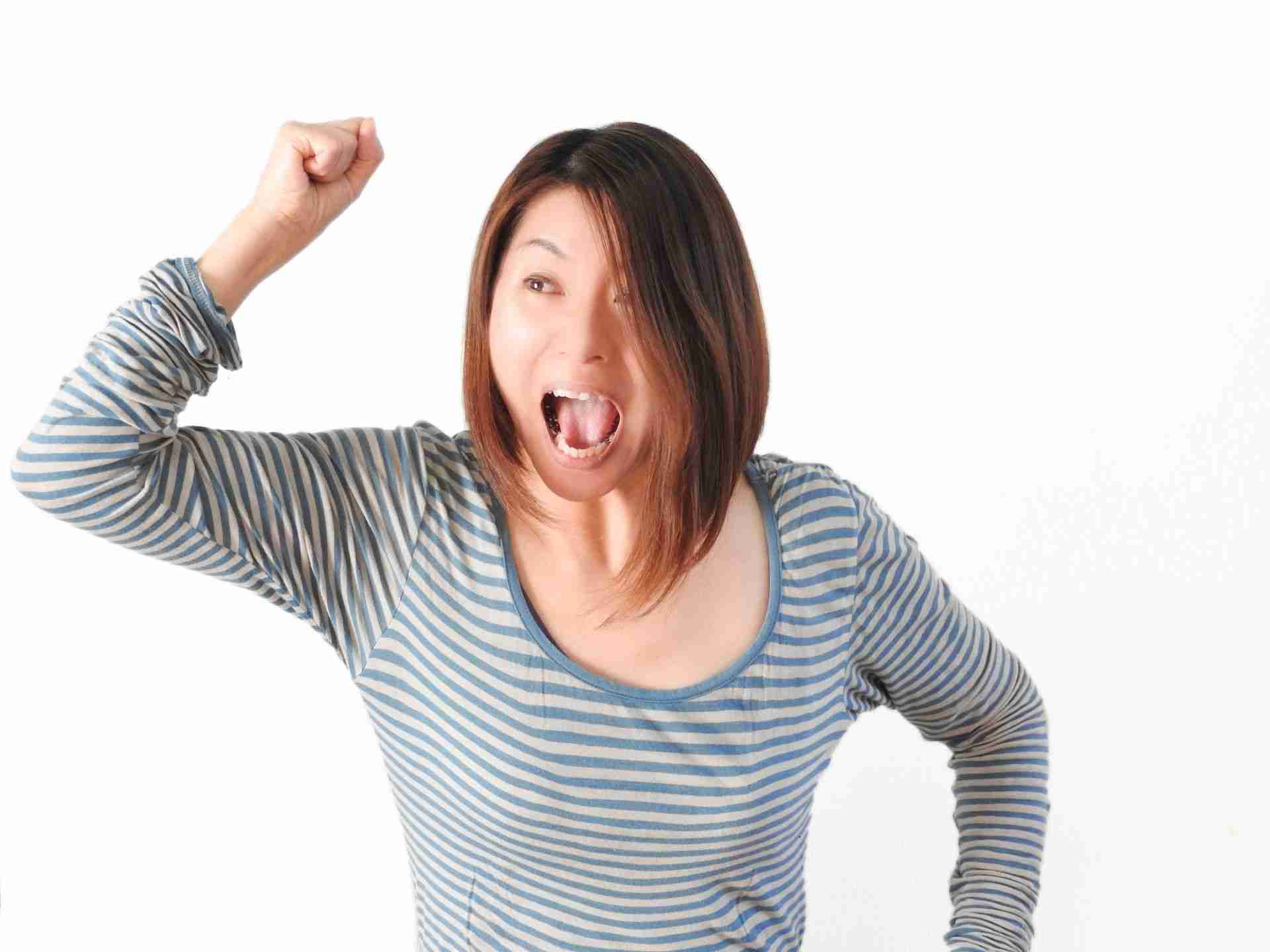 「店員に怒鳴らなくなった」同調圧力が母を変えた！単に世間を知らなかったから!? 話題のエピソード｜よろず〜ニュース